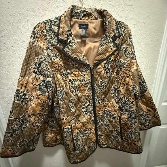 R.Q.T Vintage Woman’s Tan and Black Puffer Jacket with Relaxed Silhouette Sz 2X - Picture 1 of 5